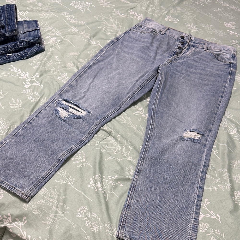 Relaxed Fit Light Blue Jeans